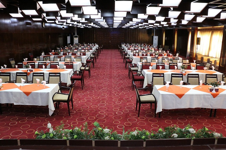 برپایی سمینار و ضیافت ناهار شرکت تدبیر کالای جم در هتل پارس اهواز